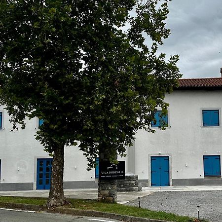 Vila Borealis Komen Kültér fotó
